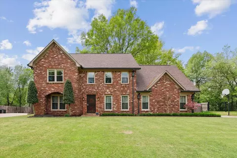2451 Calkins Dr, Germantown, TN 38139