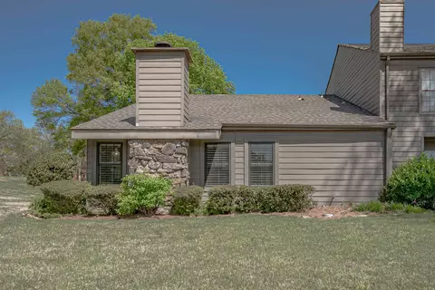 8117 W Ravenhill Dr #17, Germantown, TN 38138