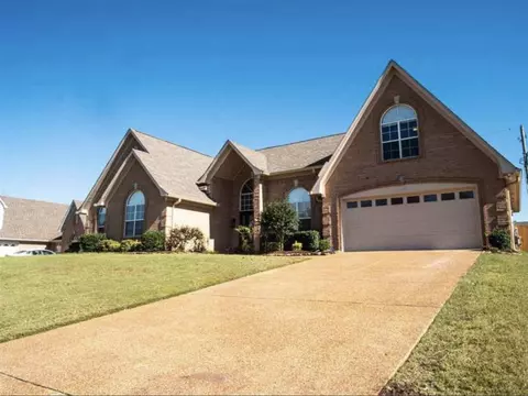 4486 Meadow Cliff Dr, Memphis, TN 38125