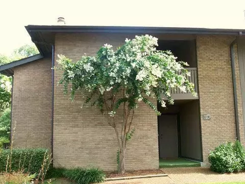 4750 Oakbrook Ct #4912, Memphis, TN 38117