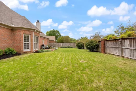 Exterior - 121 Mccall Dr, Collierville, TN 38017 photo 5 of 8