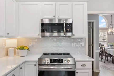 Kitchen - 121 Mccall Dr, Collierville, TN 38017 photo 2 of 4