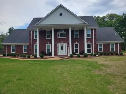 7725 Hunters Creek Dr, Olive Branch, MS 38654