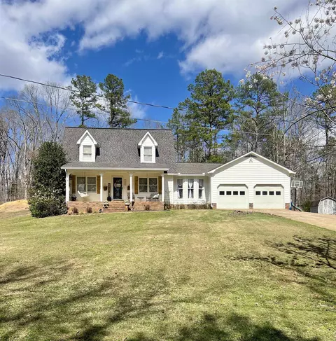133 Pecan St, Selmer, TN 38375