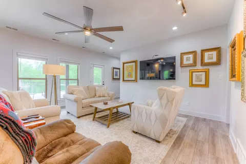 Living - 3524 Endahwin Cv, Millington, TN 38053 photo 3 of 4