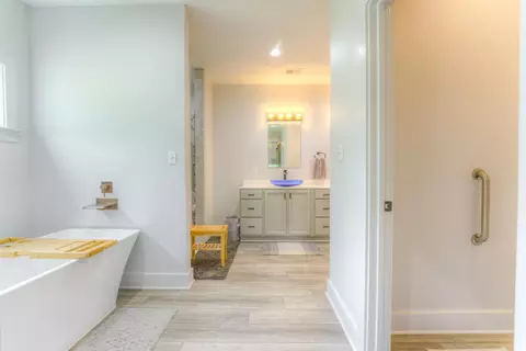 Bath - 3524 Endahwin Cv, Millington, TN 38053 photo 3 of 5