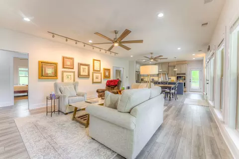 Living - 3524 Endahwin Cv, Millington, TN 38053 photo 2 of 4