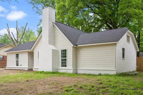 5863 Lake Port Dr, Millington, TN 38053