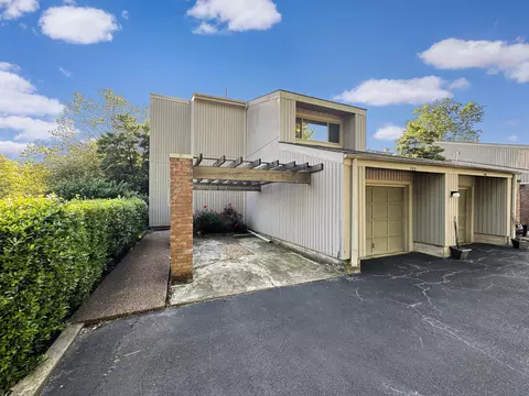 702 Hedgegrove Dr #4201, Memphis, TN 38117