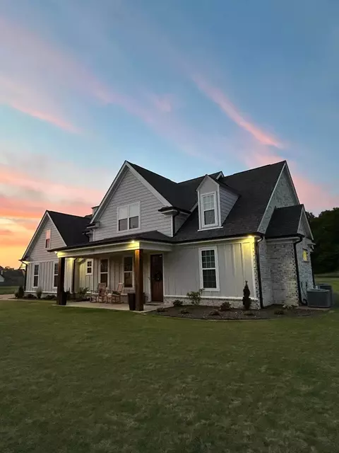 9376 Treadway Creek Dr, Hernando, MS 38632