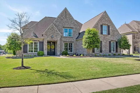 1677 Totty Ln, Collierville, TN 38017