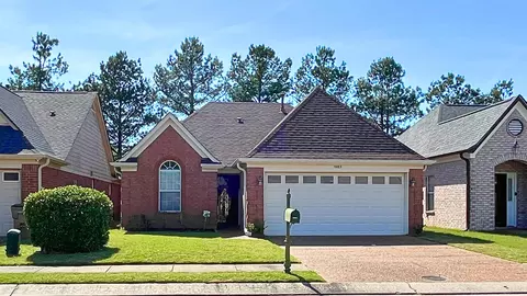 10083 Cross Valley Dr, Cordova, TN 38018