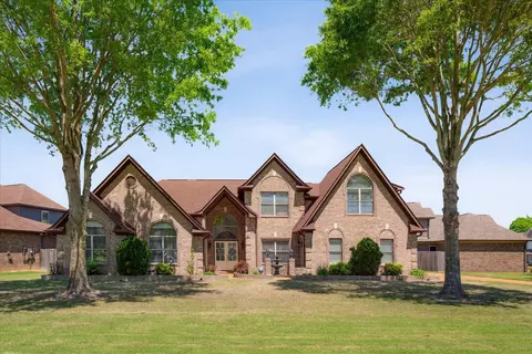 225 Lewis Fairway Cir, Oakland, TN 38060