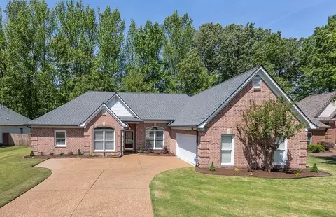 4313 Country Bridge Rd, Lakeland, TN 38002