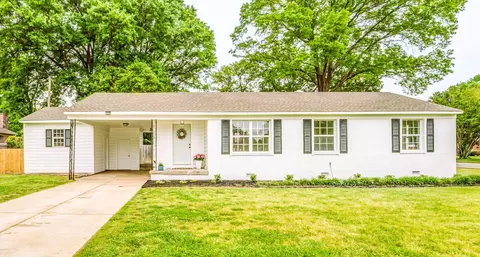 5600 Manley Rd, Memphis, TN 38120