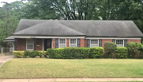 1652 Estate Dr, Memphis, TN 38119