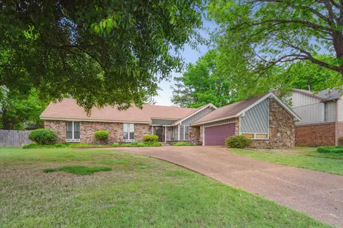 8528 Chimneyrock Dr, Memphis, TN 38016