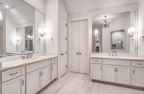 Bath - 651 Cedar Shadows Cir E, Collierville, TN 38017 photo 3 of 6