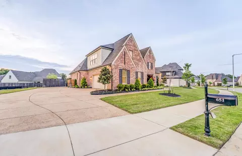 Exterior - 651 Cedar Shadows Cir E, Collierville, TN 38017 photo 3 of 11