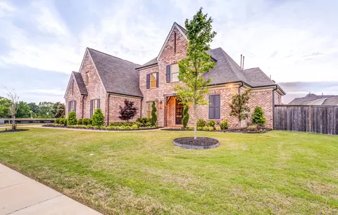 Exterior - 651 Cedar Shadows Cir E, Collierville, TN 38017 photo 2 of 11