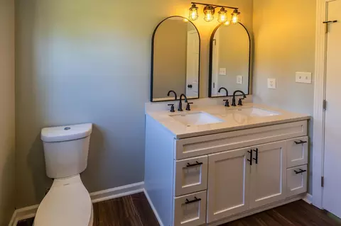 Bath - 164 Melrose Rd, Covington, TN 38019 photo 1 of 4
