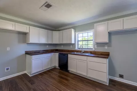 Kitchen - 164 Melrose Rd, Covington, TN 38019 photo 2 of 3