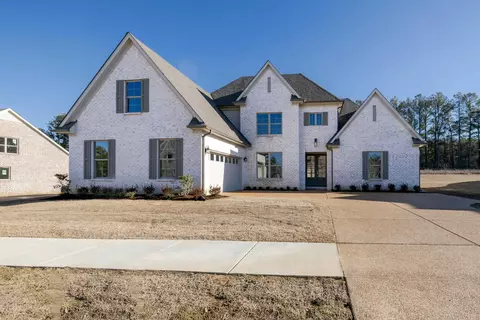 10337 Wading Heron Dr, Lakeland, TN 38002