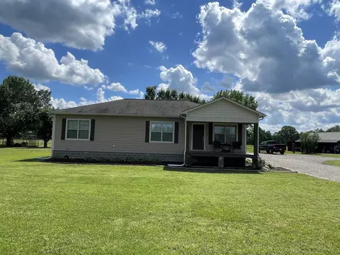 135 Michie Rd, Michie, TN 38357