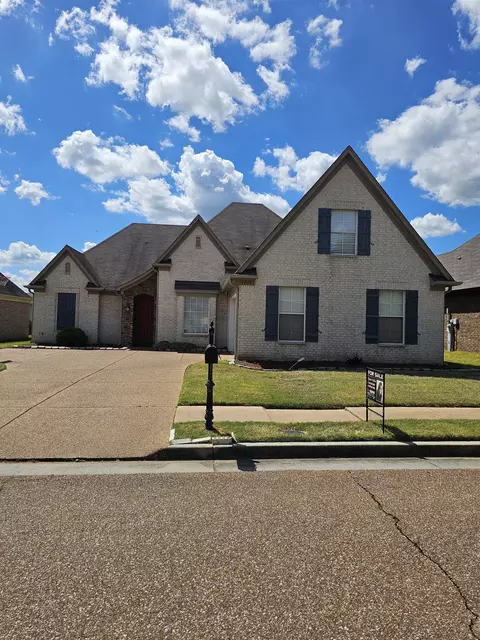 1755 Englehart St, Cordova, TN 38016