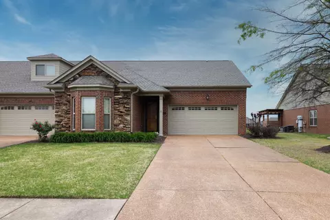 147 St Andrews Dr E #58-E, Oakland, TN 38060