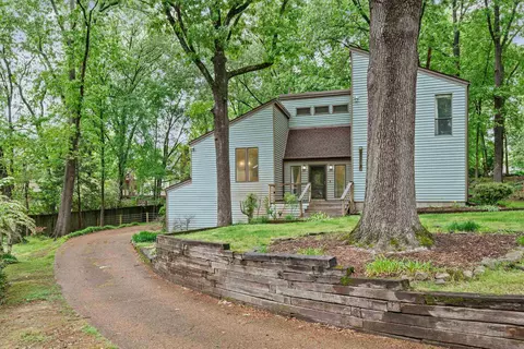 2213 Admington Pl, Memphis, TN 38016
