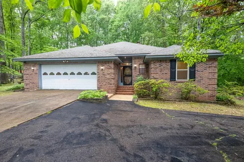 70 Walnut Bend Cv, Arlington, TN 38002