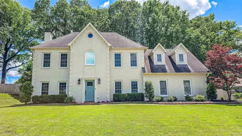 319 Nolley Dr E, Collierville, TN 38017