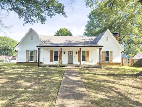 270 Oakleigh Dr, Collierville, TN 38017