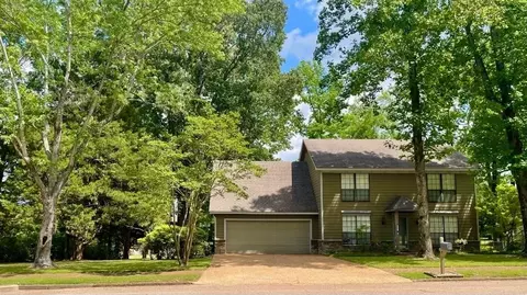 9201 Fletcher Trace Pkwy, Lakeland, TN 38002