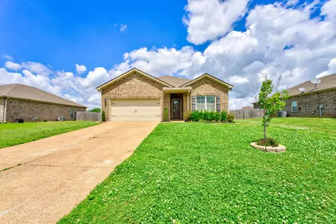 70 Lilly Cv, Oakland, TN 38060