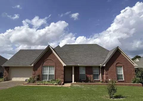 95 Rolling Oaks Dr, Oakland, TN 38060