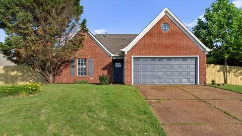 2220 Valley Edge Dr, Cordova, TN 38016