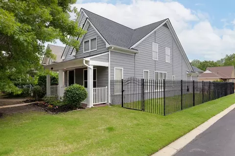 1322 E Island Pl, Memphis, TN 38103