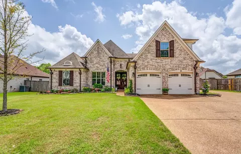 65 Cross Creek Dr, Oakland, TN 38060
