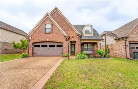 350 Garden Springs Dr, Oakland, TN 38060