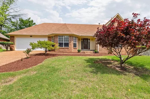 6608 Millgrove Park Dr, Bartlett, TN 38135