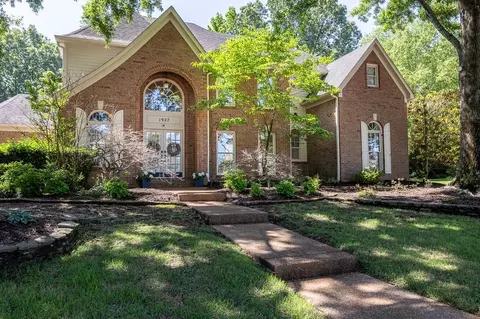 1927 Coors Creek Dr, Collierville, TN 38017