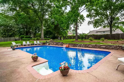 1050 Crosswinds Cv, Collierville, TN 38017