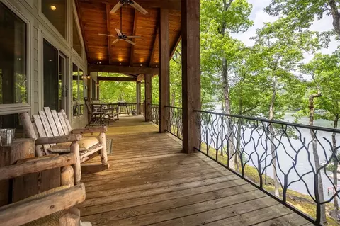 95 Chatreaux Ln, Counce, TN 38326