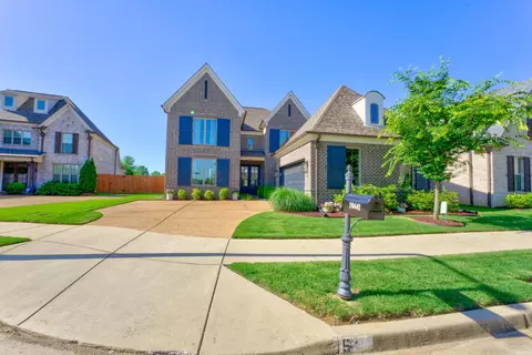 10441 Emmas Cir, Collierville, TN 38017