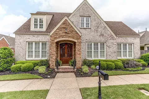 9322 Mulkins Ln, Germantown, TN 38139