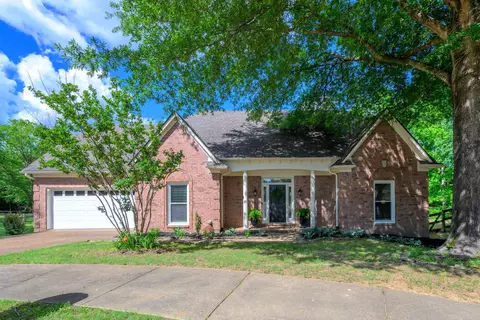 1060 Travelers Cv, Collierville, TN 38017