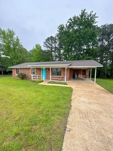 1800 Paul Edmondson Dr, Iuka, MS 38852