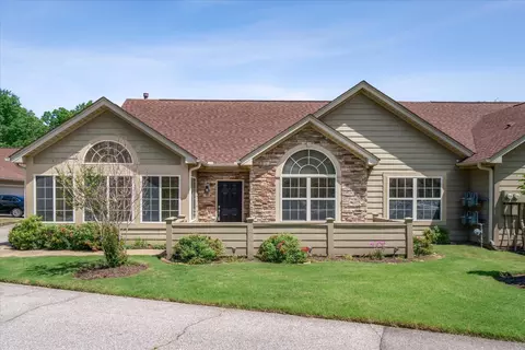 1717 W Southfield Cir W, Cordova, TN 38016